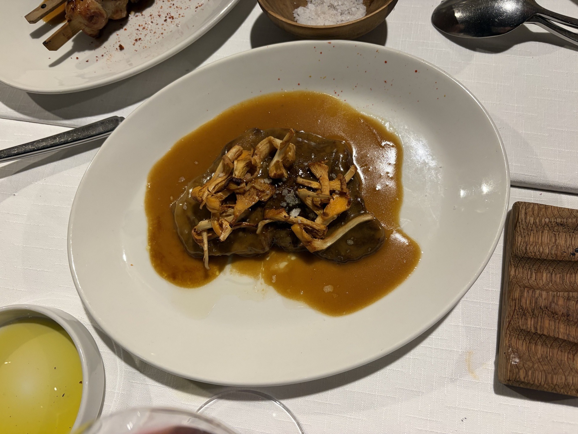 Secreto Ibérico med kantareller och ibéricoglace