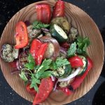 Grillade grönsaker med potatis, örter och sherryvinäger