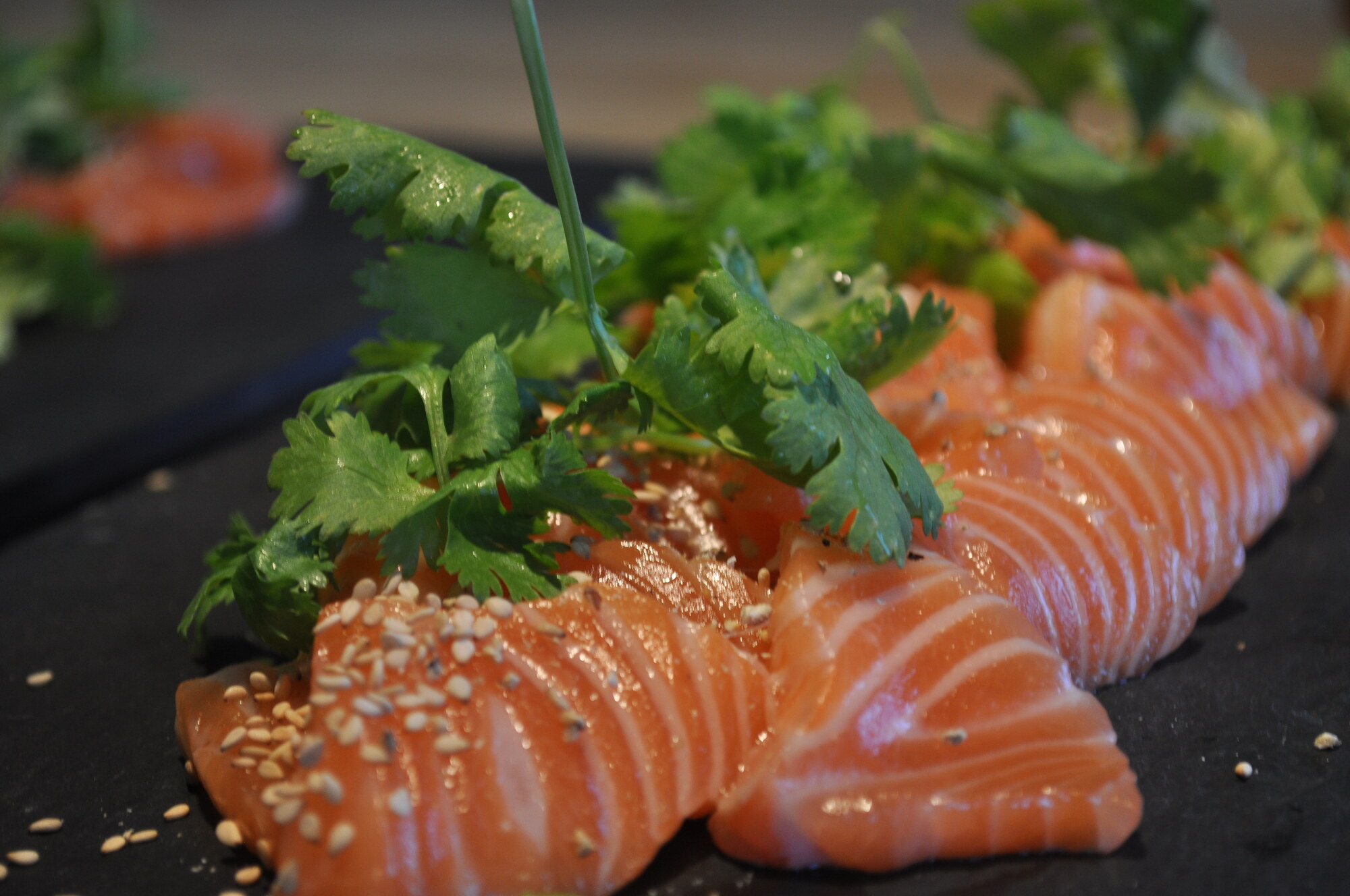Sesamlax med koriander, lime och sherrydressing